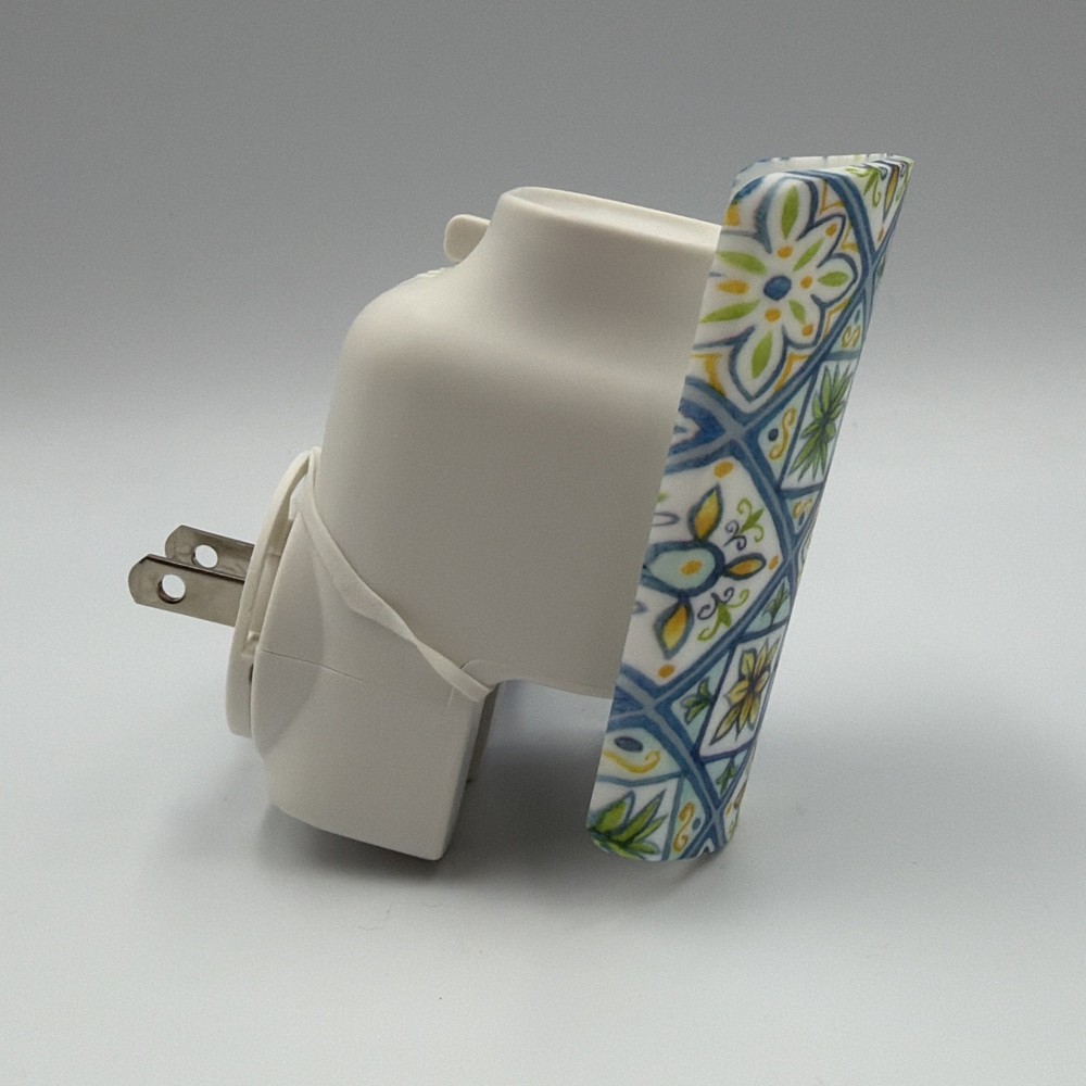 Yankee Candle ScentPlug Diffuser - Hello Italy! - Lights Up - **NEW**