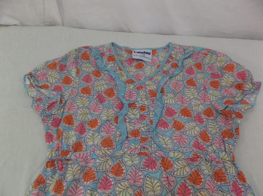 Landau Leaf Pattern Scrub Top 6692