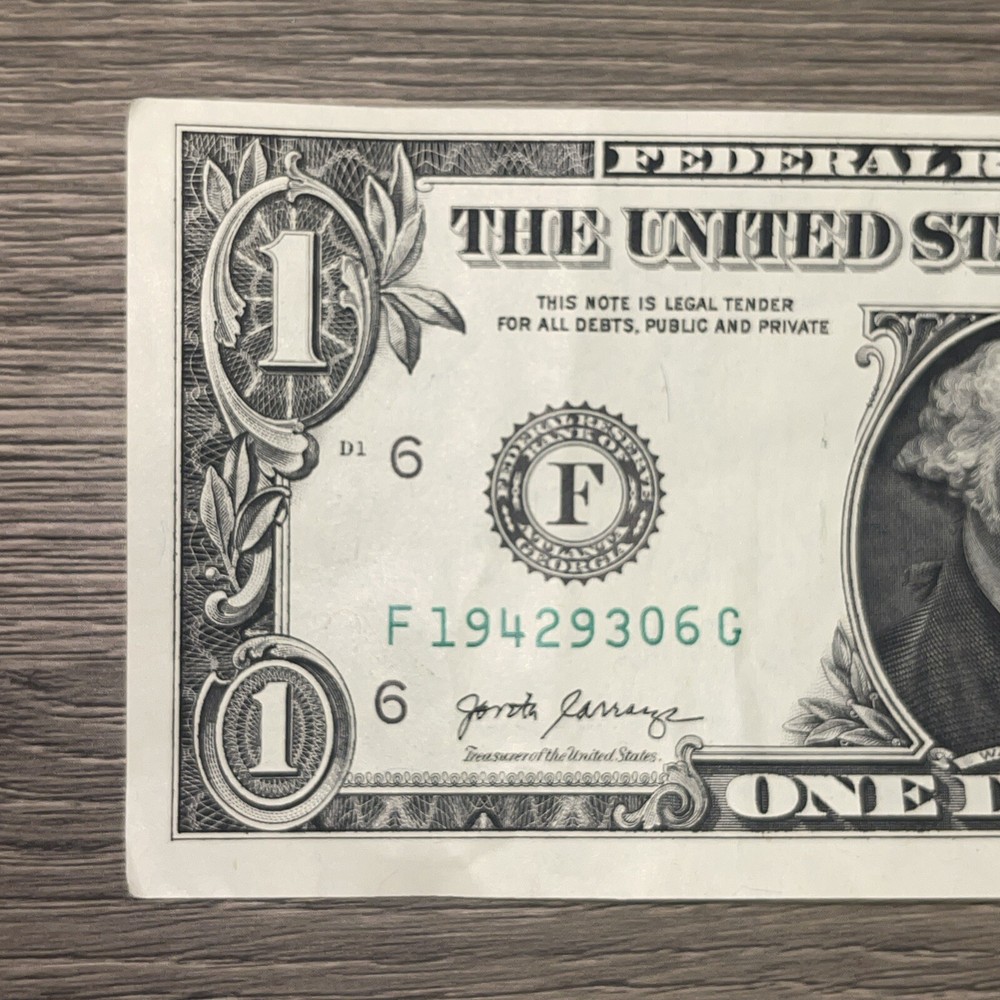 Misaligned Cut Error. 2017A $1 Dollar Bill Excellent Condition