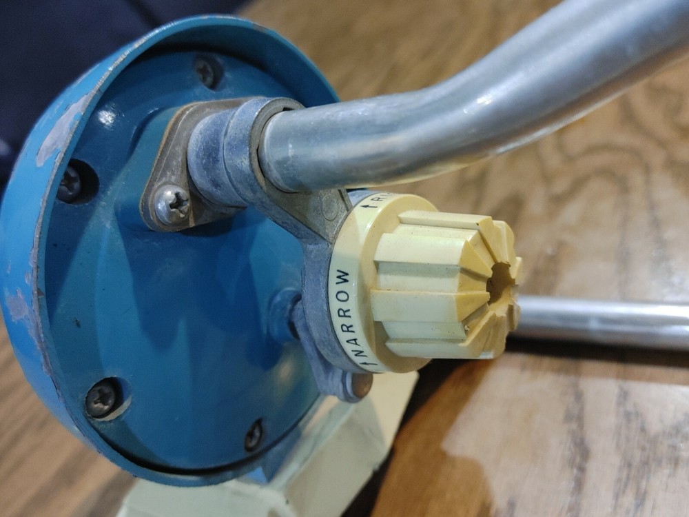 Aqua King Aqua Blue Oscillating Sprinkler