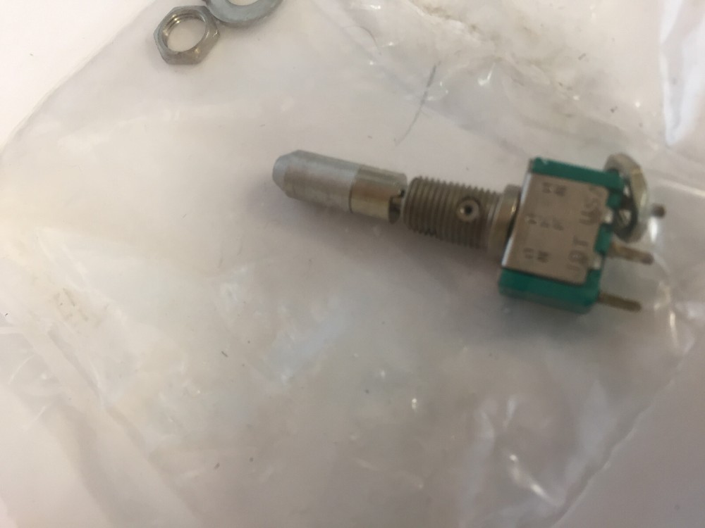 LL-121 LEVER LOCK MINI TOGGLE SWITCH ON-OFF-ON  NOS