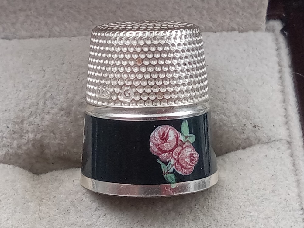 Sterling Silver Vintage Thimble w. Enamel Black & Rose Pattern: .75" x .6"
