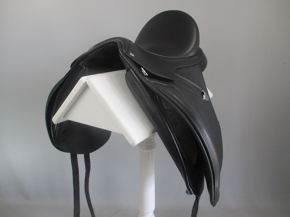 Bates Dressage Saddle 16"