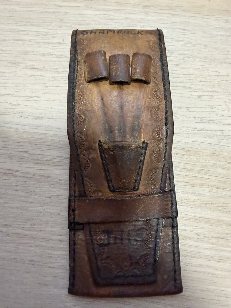 Vintage 3 Dart Leather Holder