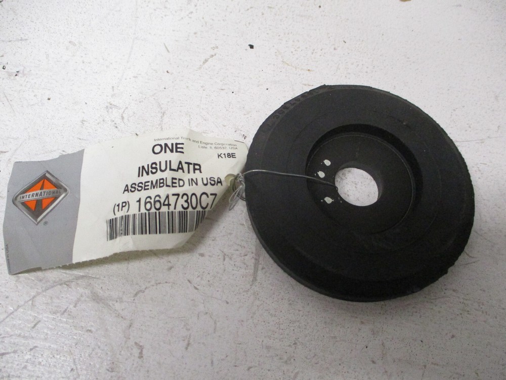 2589906C1 INTERNATIONAL ENGINE MOUNT INSULATOR  GENUINE INTERNATIONAL