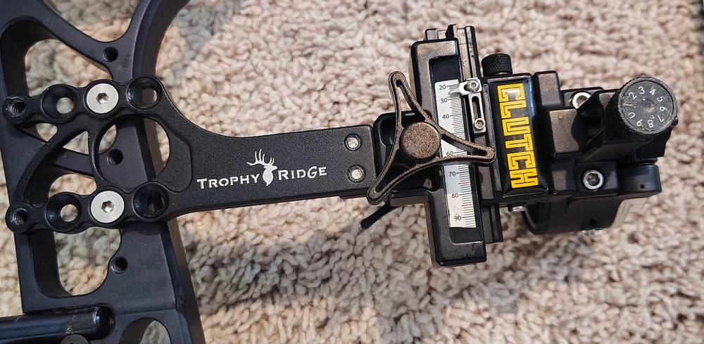 PSE DRIVE 3B COMPOUND BOW RIGHT HANDED WITH ACCESSORIES