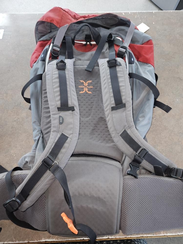 REI RIDGELINE 65 (I-5120)