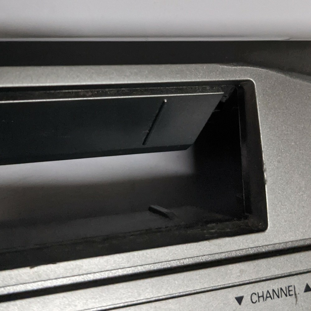 Complete Front Panel with Working Buttons Sanyo DVD and VCR Model #DVW-7200