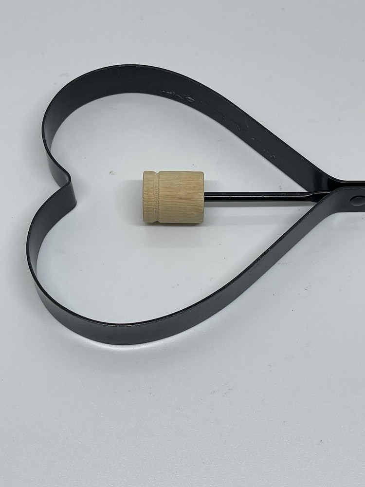 Heart Shaped Metal Egg Mold/Pancake Mold With Retractable Handle