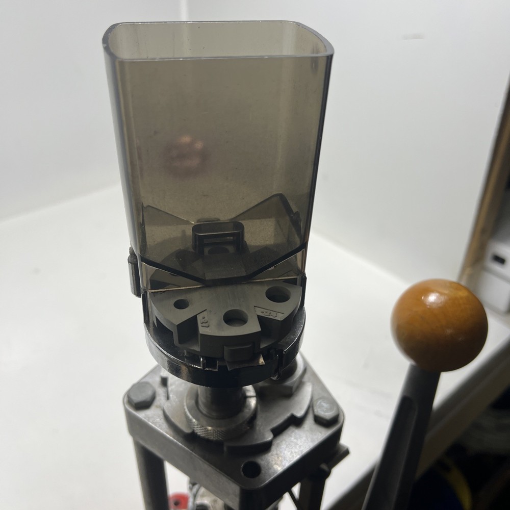 Reloading press withe mounting bolts