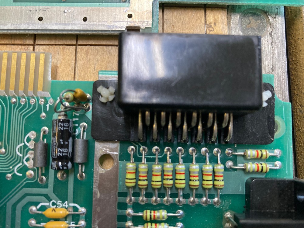 Top and bottom case Atari 600XL Removed from computer