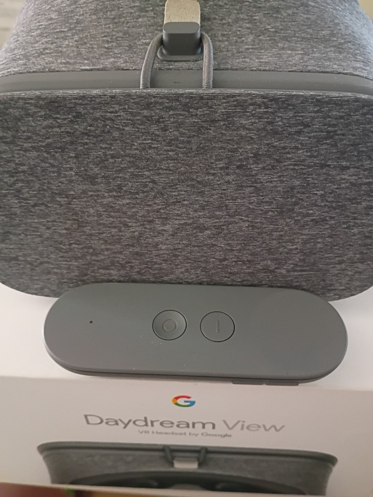 Google Daydream View VR Headset - Slate