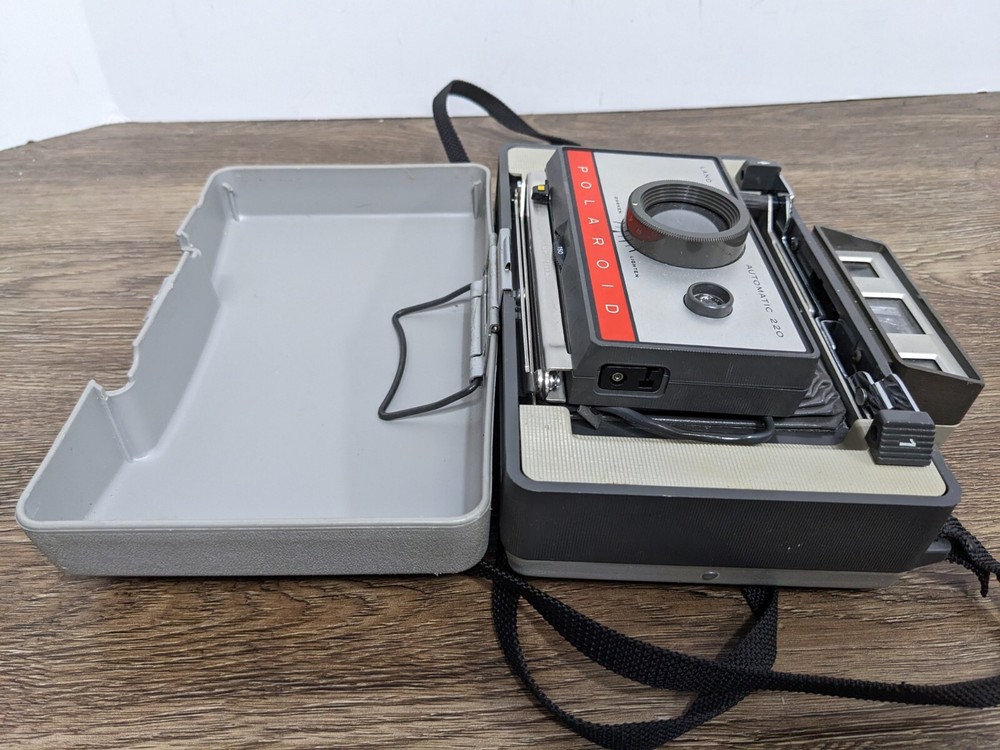 Vintage Polaroid Land Camera Automatic 220 with Strap Untested As Is