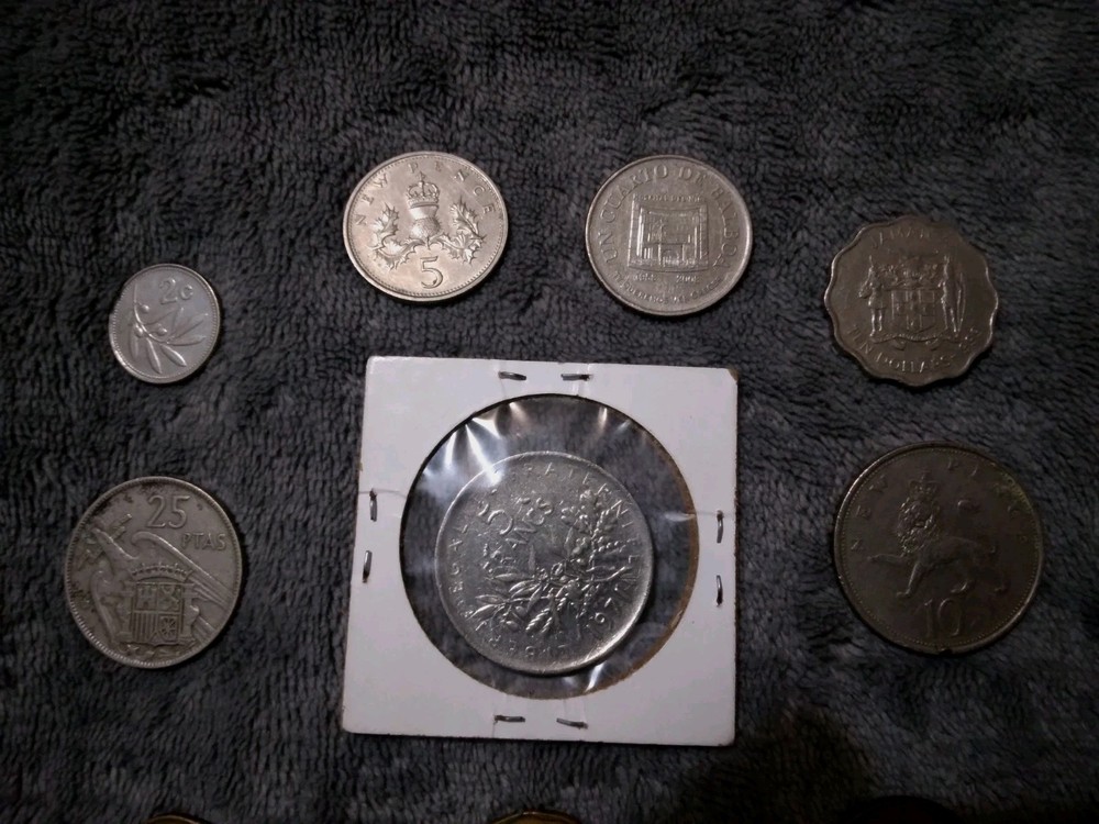 10 Assorted Collectible Coins