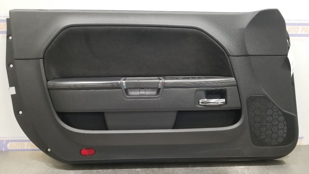 09 DODGE CHALLENGER SRT8 INTERIOR DOOR TRIM PANEL LEFT DRIVER BLACK