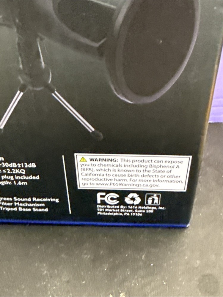Portable Microphone for Laptop. USB powered with special Pop Filter included