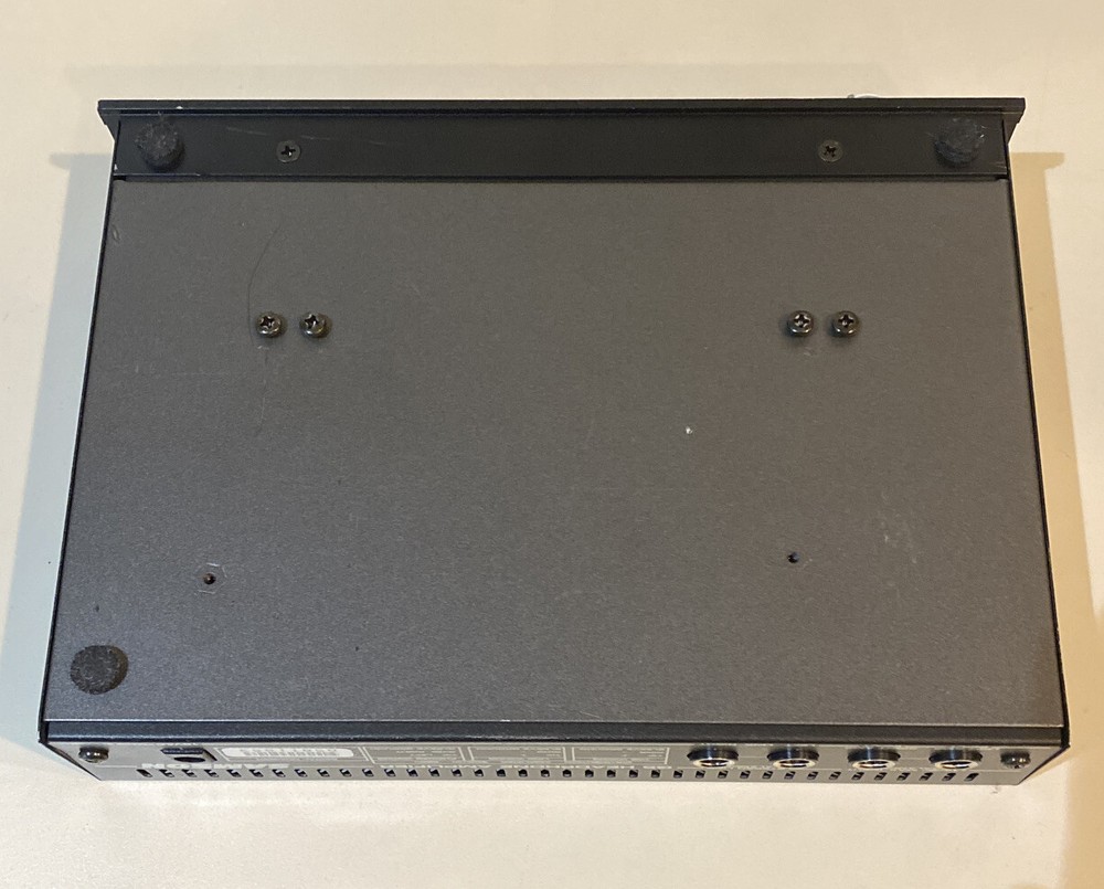 Samson Q5 Headphone Amp & Distribution 5 Channel