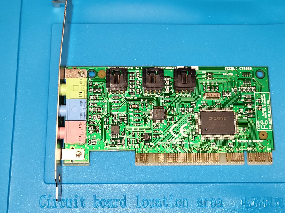 Creative Technology CT5808 PCI 3 audio ports