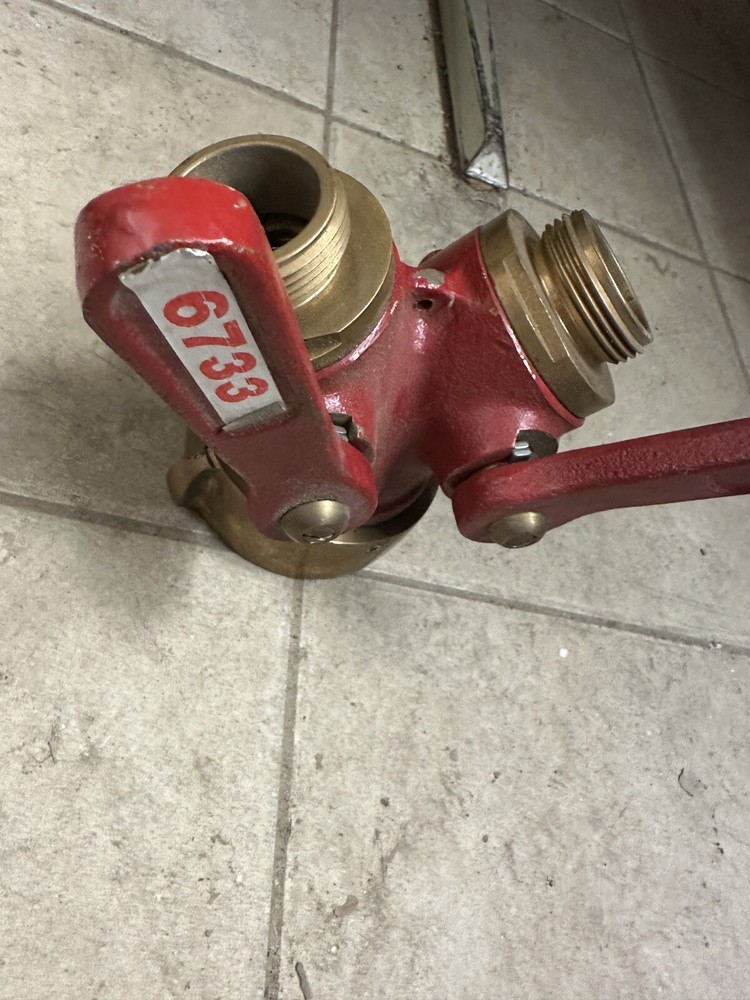 Two Handle Fire Hose Valve Fitting, one inlet - two outlet