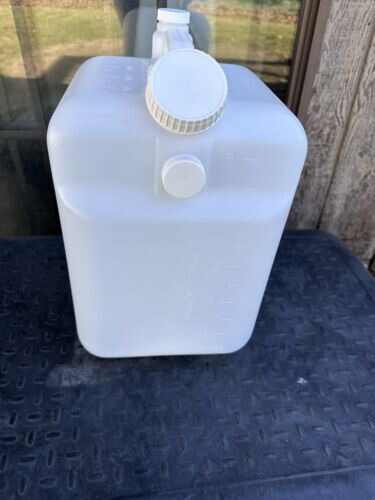 5 Gallon Polyethylene Vented Dispensing Container Brand New