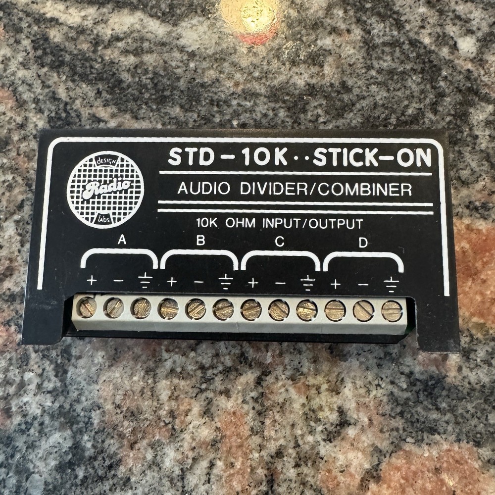 RDL STD-10K Stick On Audio Divided Combiner