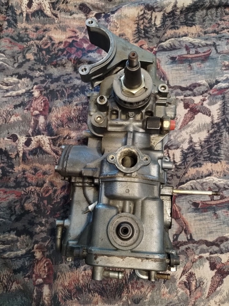 Crank - Cylinder Assembly Off 1987 Yamaha 9.9hp Four Stroke