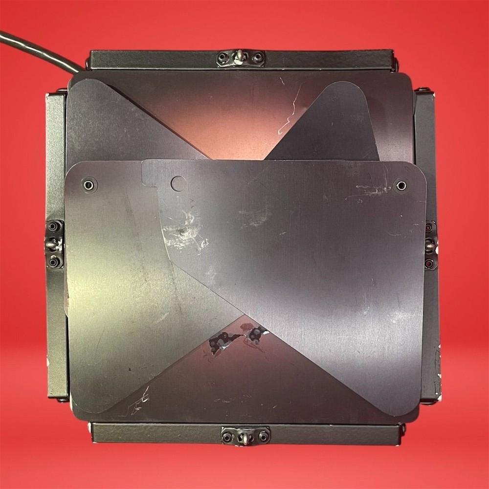 Lowel DP Professional Studio Light with Adjustable Barn Doors No Bulb