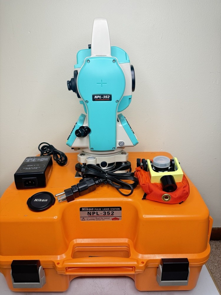 Nikon NPL- 352 Total Station