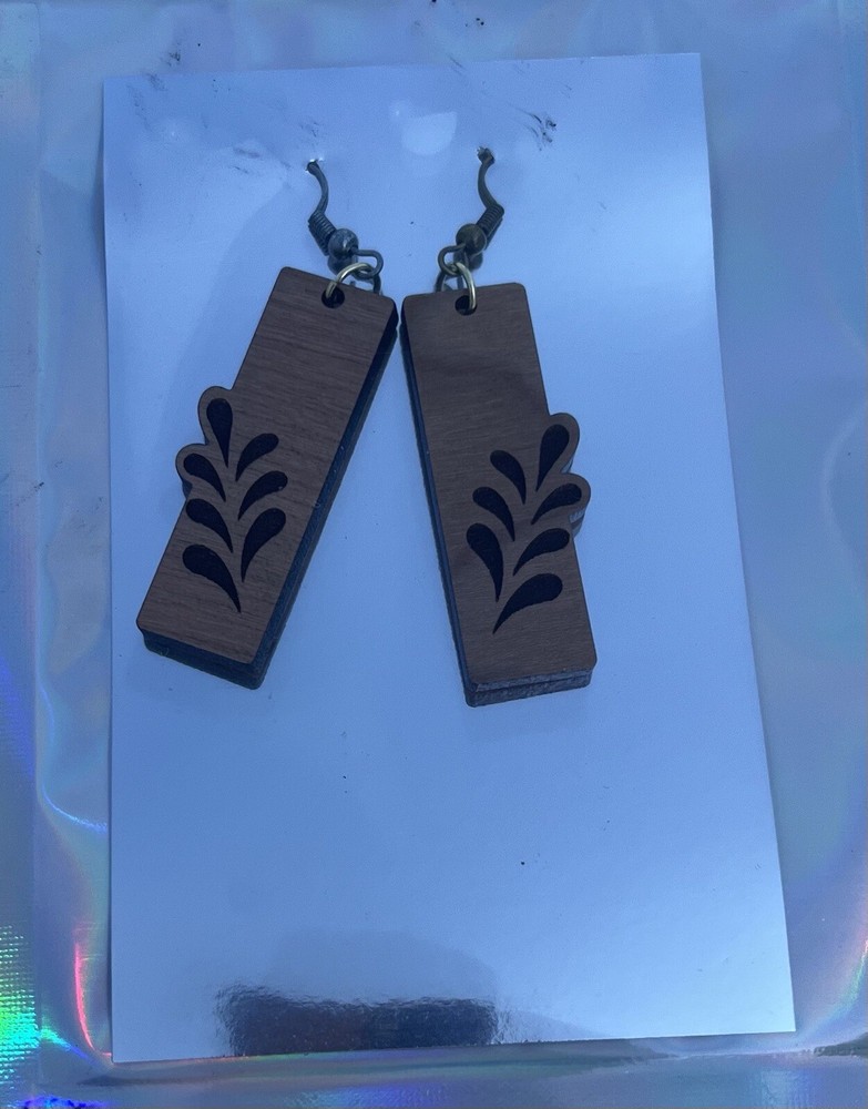 Leaf pillar Earrings - 1 5/8”