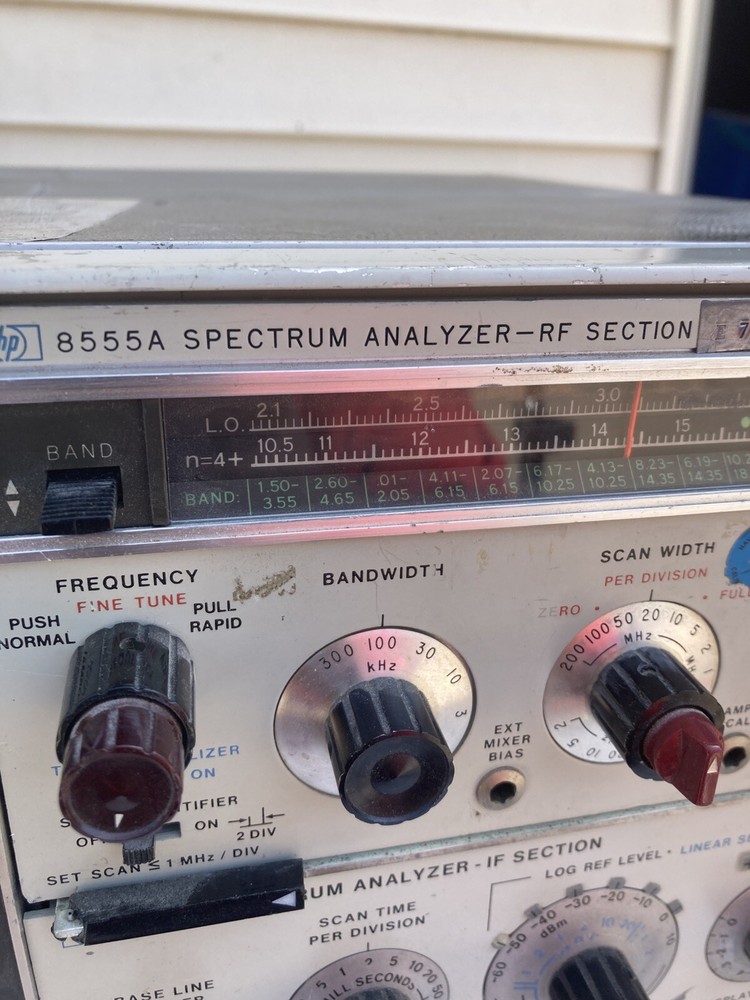 HP 140T - 8555A RF Section - 8552B IF Section. Hewlett Packard Spectrum Analyzer
