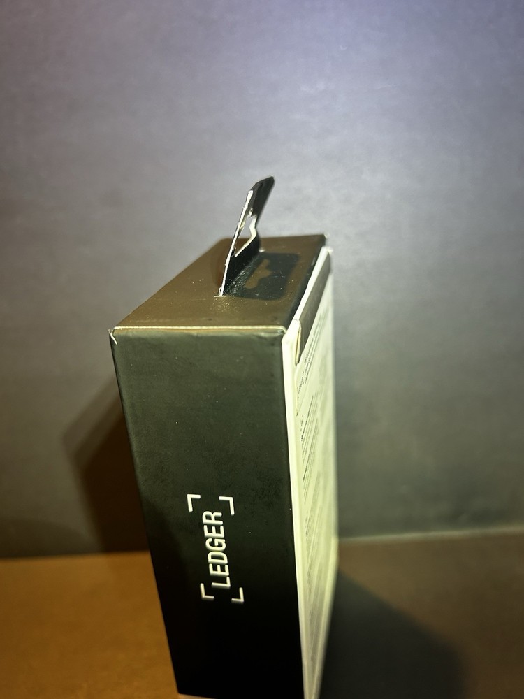 Ledger Flex Crypto Hardware Wallet E INK TOUCH SCREEN