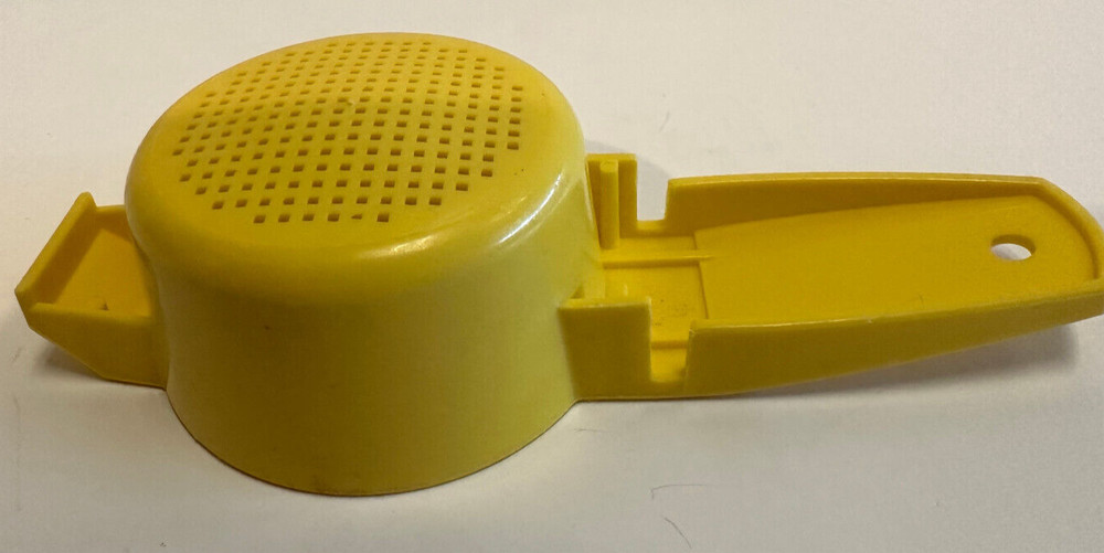 Vintage Tupperware Mini Sifter Strainer Yellow/Colander/tea/-approx 5"