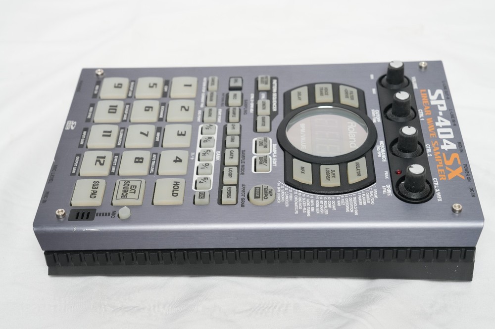 Roland SP-404SX Compact Sampler Compact Linear Wave Sampler