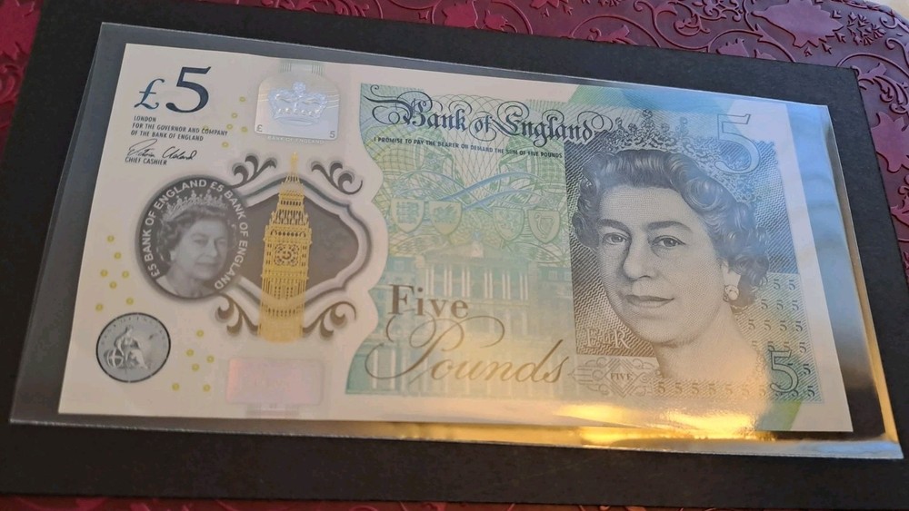 Mint Looking Collectible AK47 British Sterling £5 Five Pounds Polymer Note
