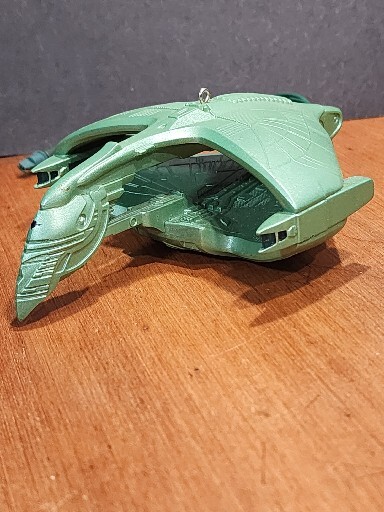 Hallmark 1995 Star Trek Romulan Warbird Lights Up When Plugged into Light String
