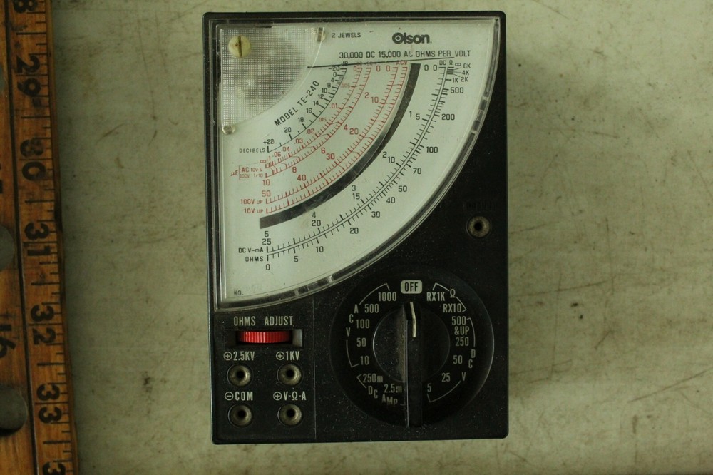 Olsen Voltmeter. Model TE-240. No leads