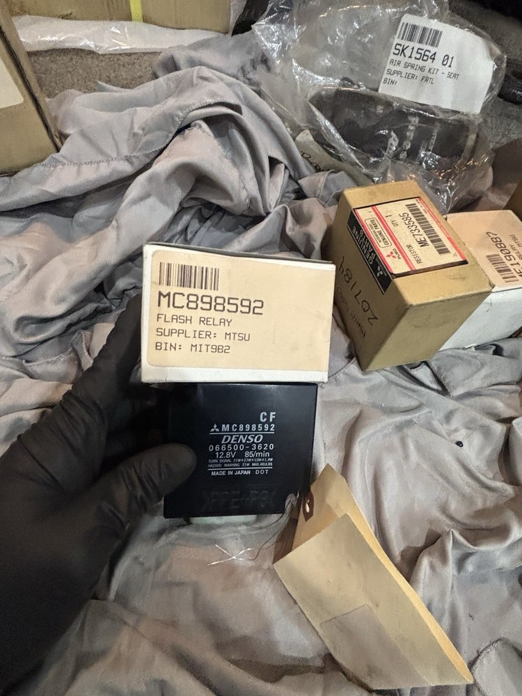 Mc898592 Mitsubishi Flasher Relay