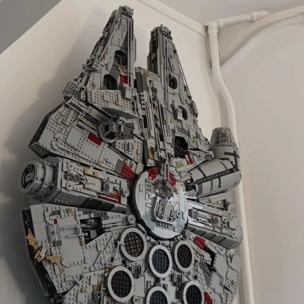 Wall Mount Display for Lego Millennium Falcon 75192 - 3d Printed