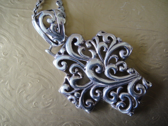 STERLING SILVER 925 ELEGANT SCROLL OPEN WORK CROSS PENDANT NECKLACE CHAIN