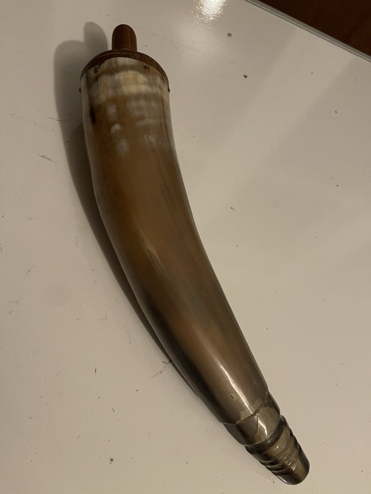 Muzzle-Loaders Authentic Black Powder Horn, Missing Leather Strap And Closer