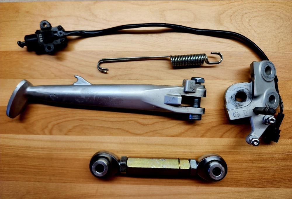 Triumph Street Triple 675 lowering kit