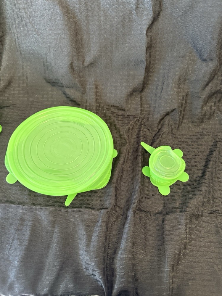 Stretchy silicone Lids Includes 6 different sizes FITS ANY SIZE