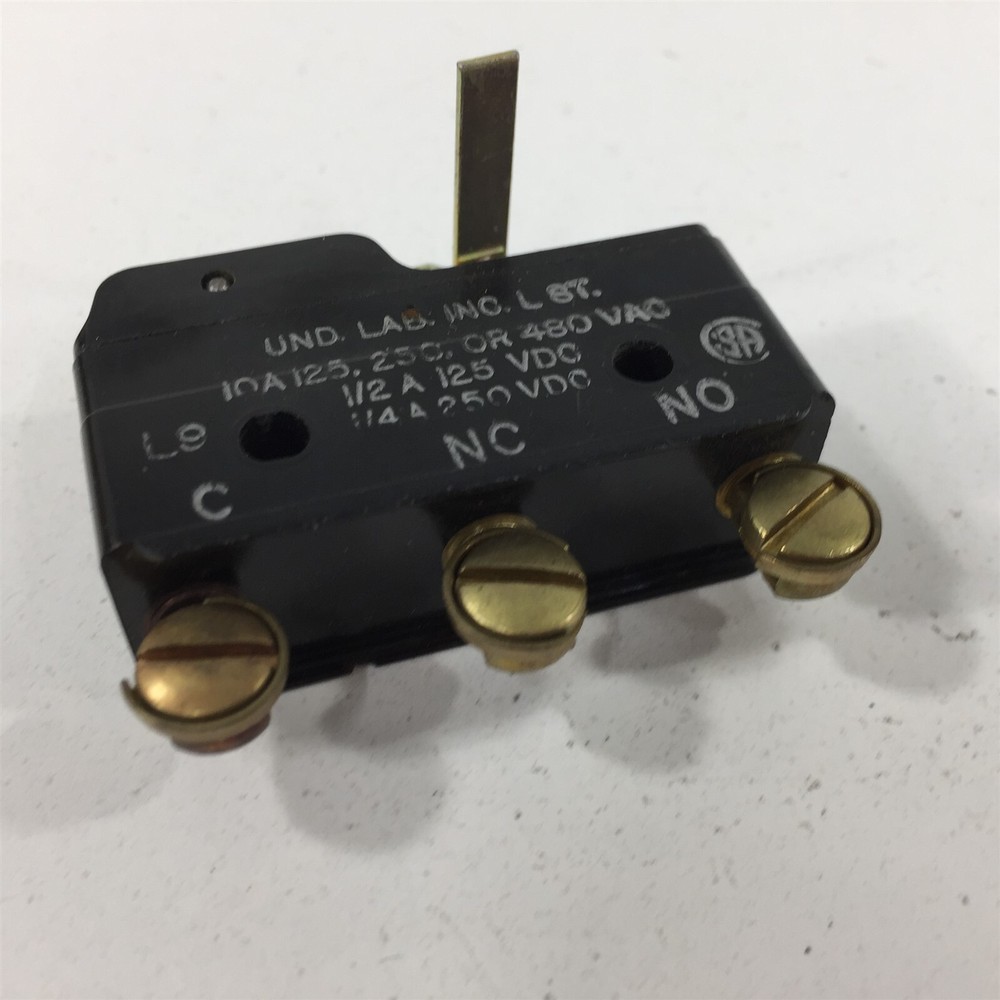 (1) Honeywell BZ-2RW8435109 Microswitch