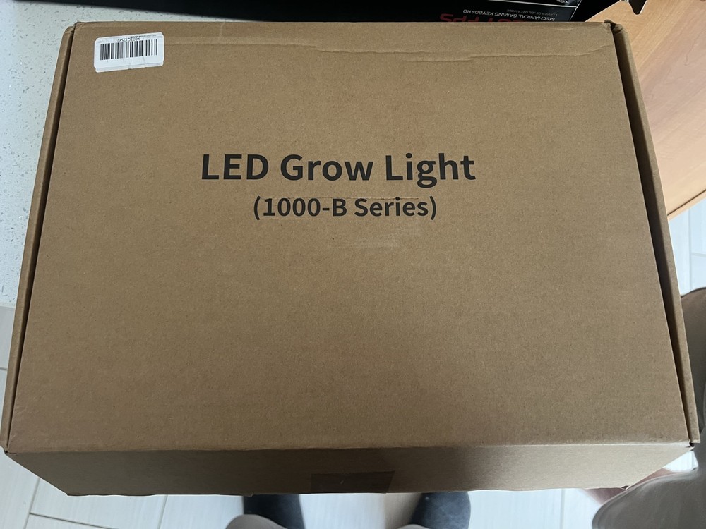LED Grow Light 1000-B Series HLD-100-60 open box working