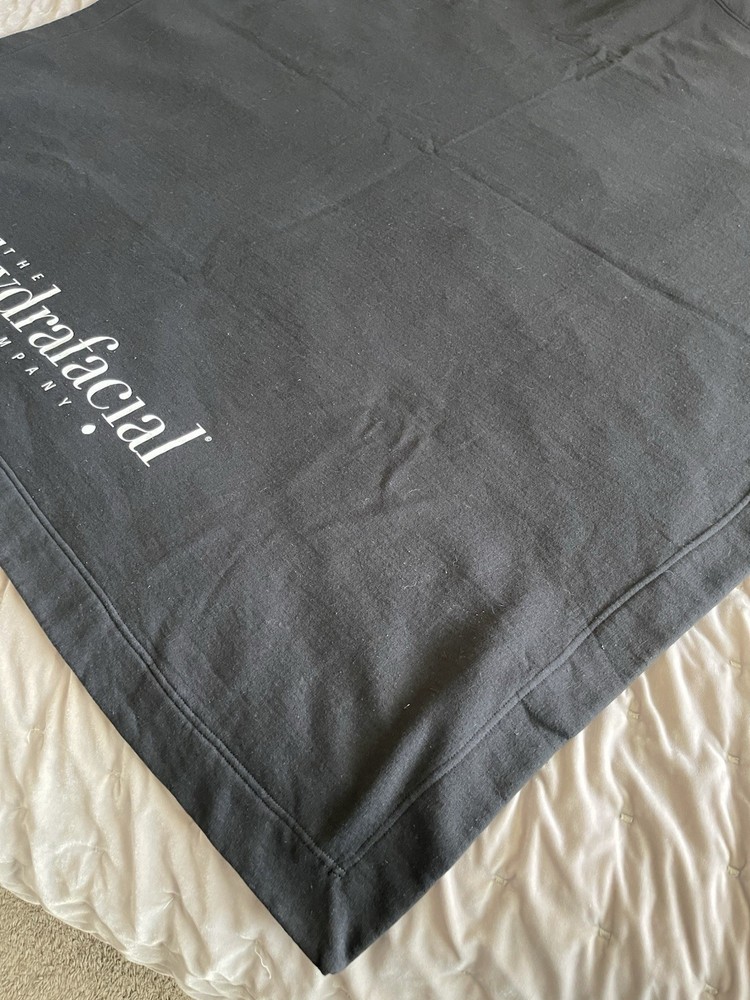Black Hydrafacial Blanket Throw for Spa Bed
