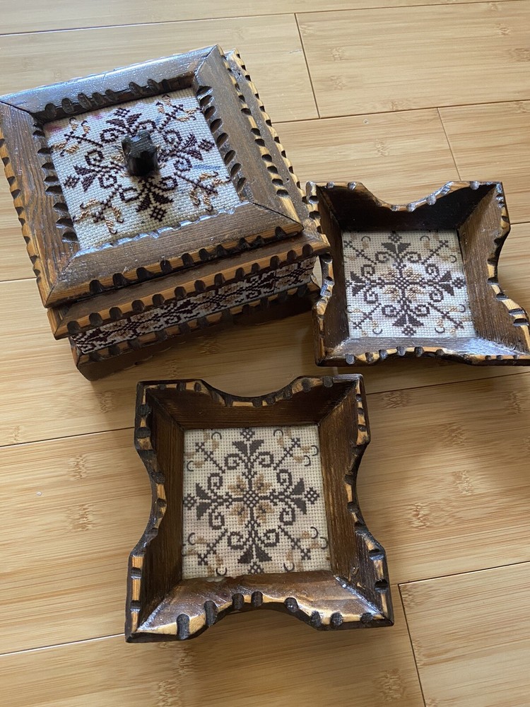 Hand Embroidered table centerpiece And 2 Ashtrays Read Description Below