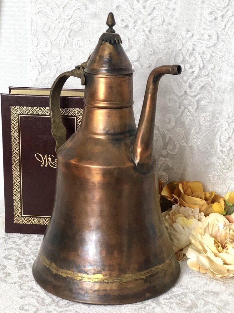 Solid Copper Middle Eastern Ewer / Pitcher Hand Hammered Lidded Vintage lovely