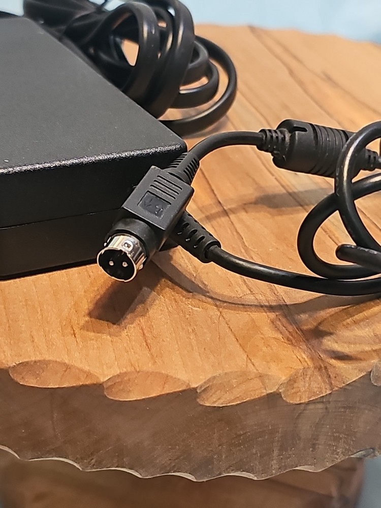 Direct TV Streaming Box Power Source AC Adapter Model EPS44R0-16