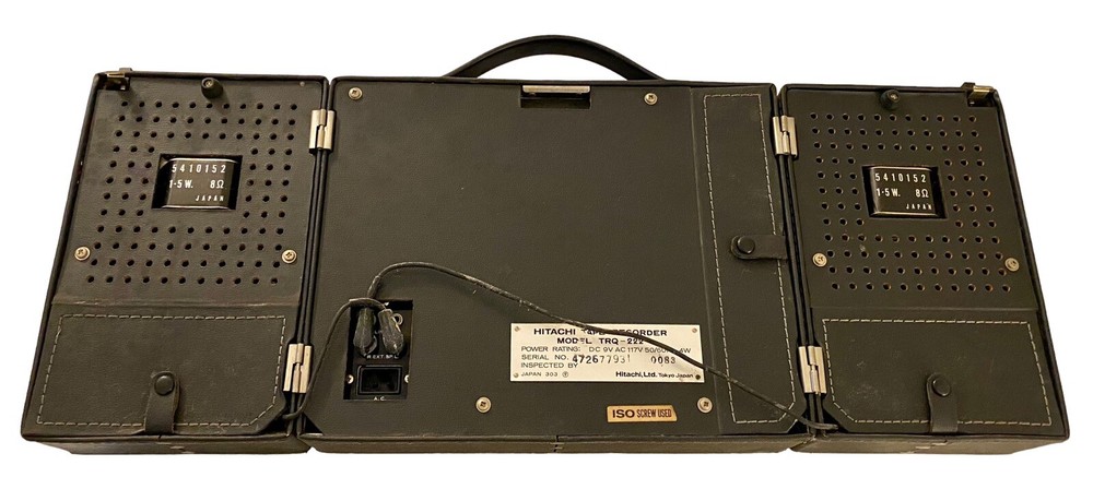 Hitachi Solid State Cassette Player Recorder w/ Folding Speakers No Cord