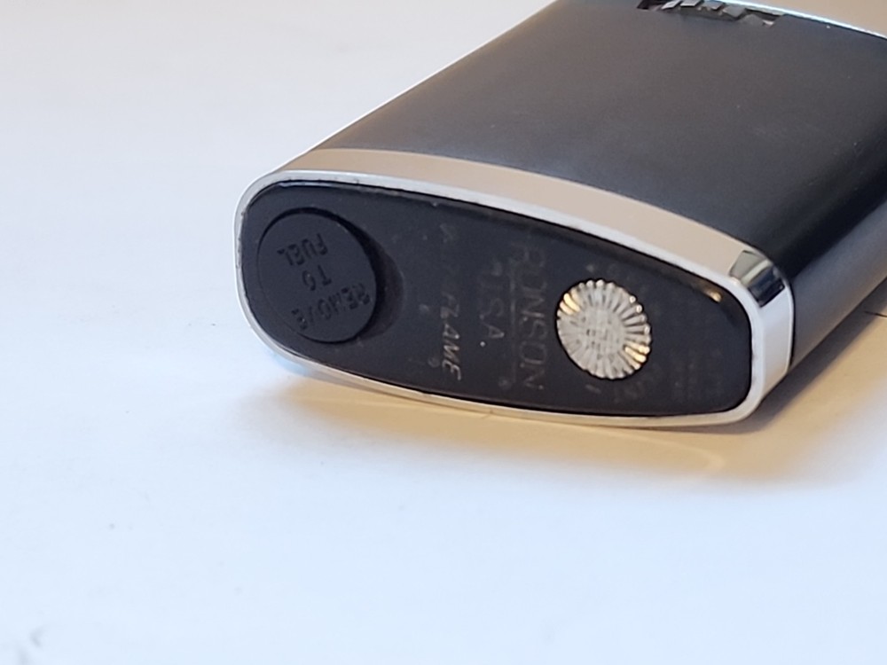 Vintage Ronson Lighter Black Silver Cigarette Lighter